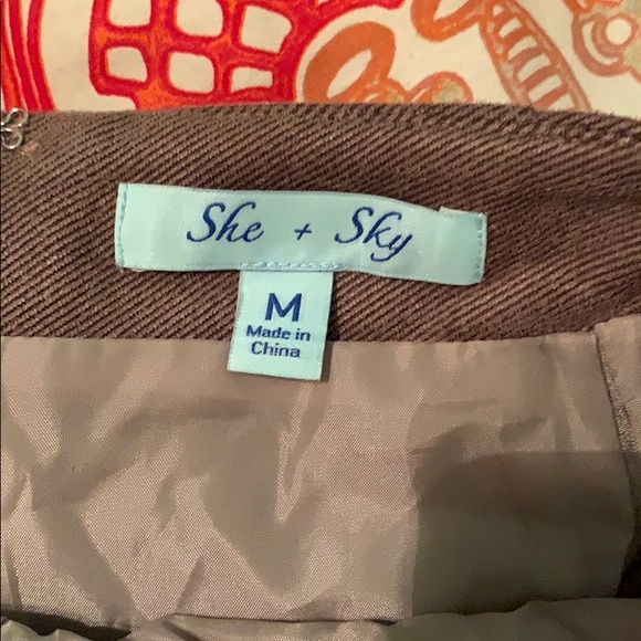 it’s brown skort - Picture 4 of 4